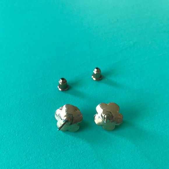 Gold studs- crystal set in rose petals - Picture 2 of 3